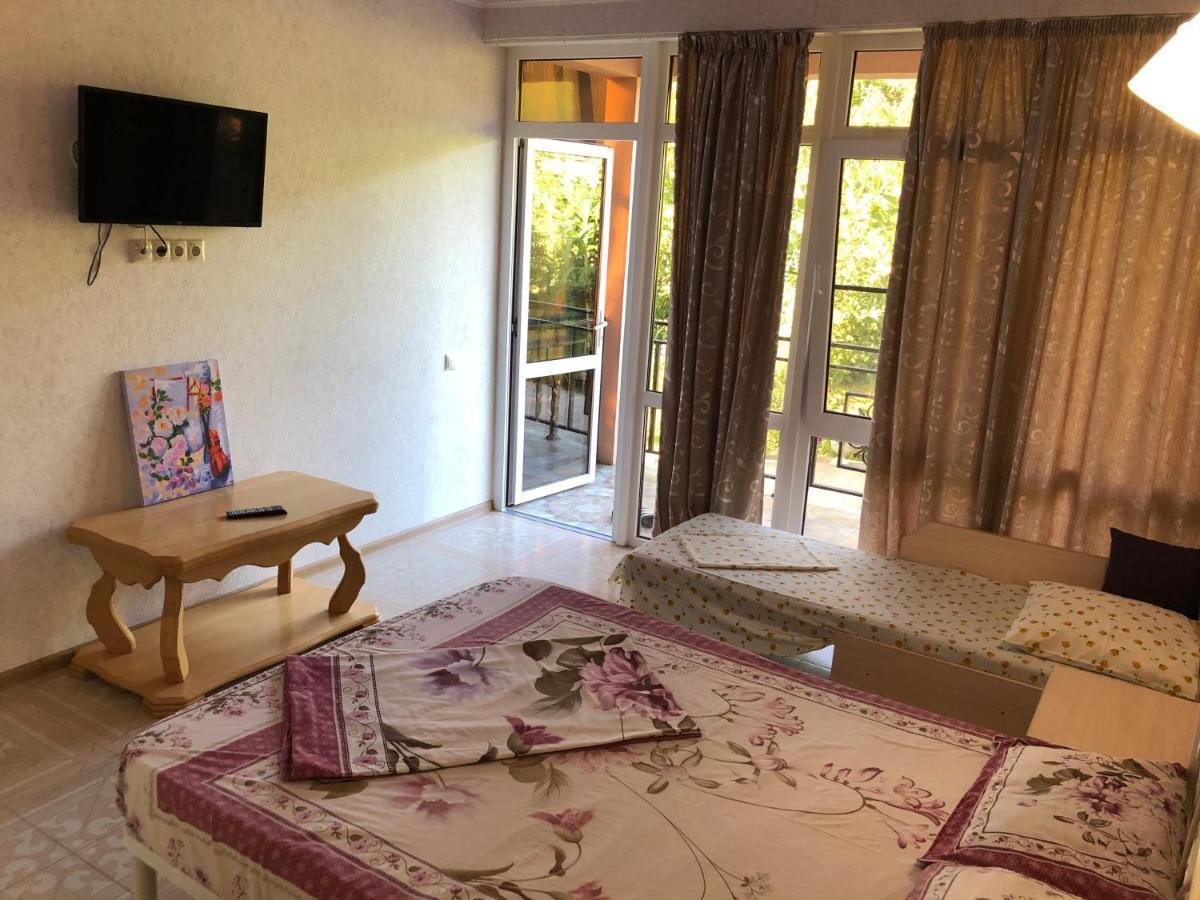 Guest House On Lakrba 3 Gagry Zewnętrze zdjęcie